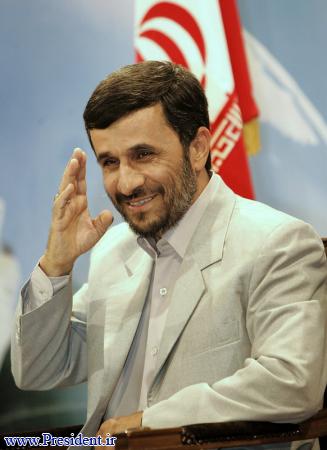 جدی شدن بحث حضور دوباره ی احمدی نژاد در عالم سیاست